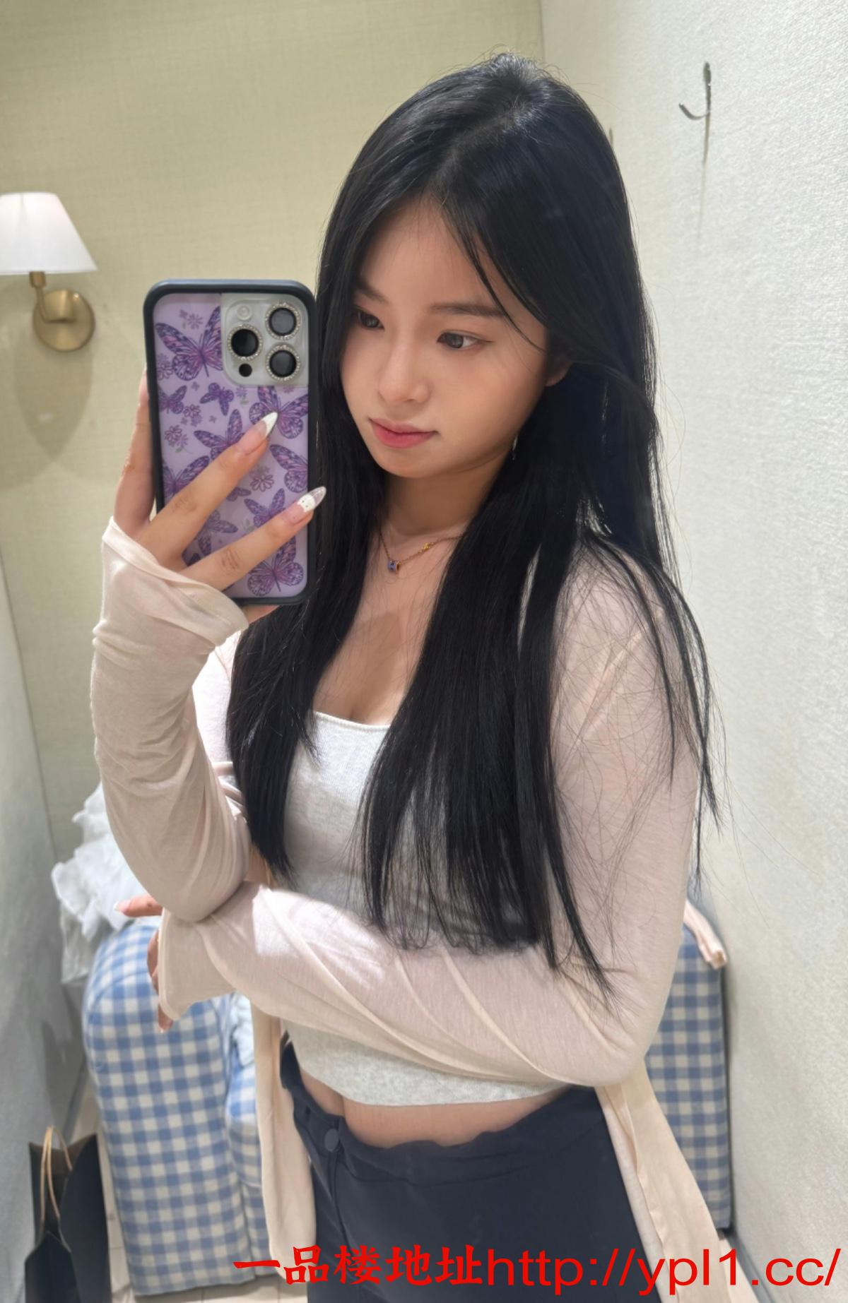 粉红色大鲍逼 逼水好多超嫩