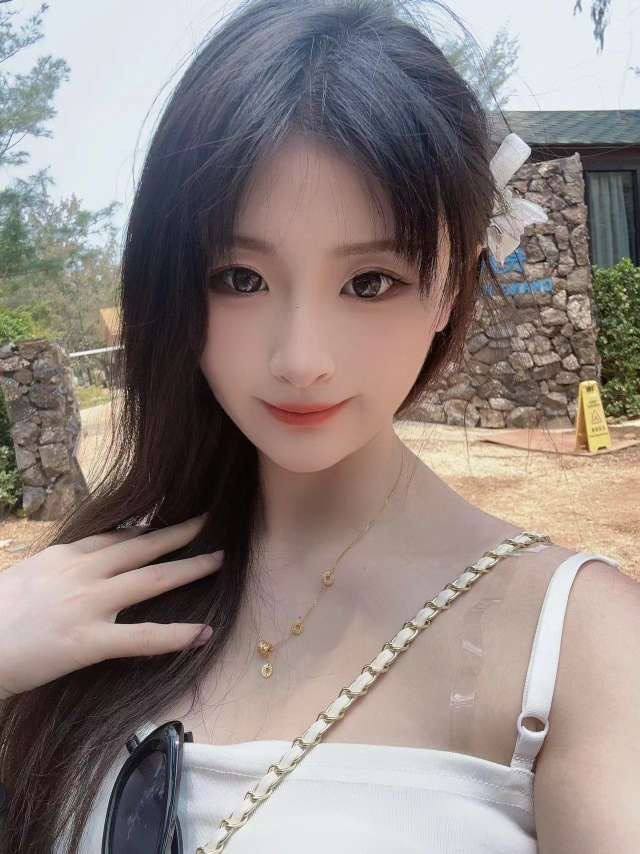 极品在校大二学妹兼职下海身材一流活好水多